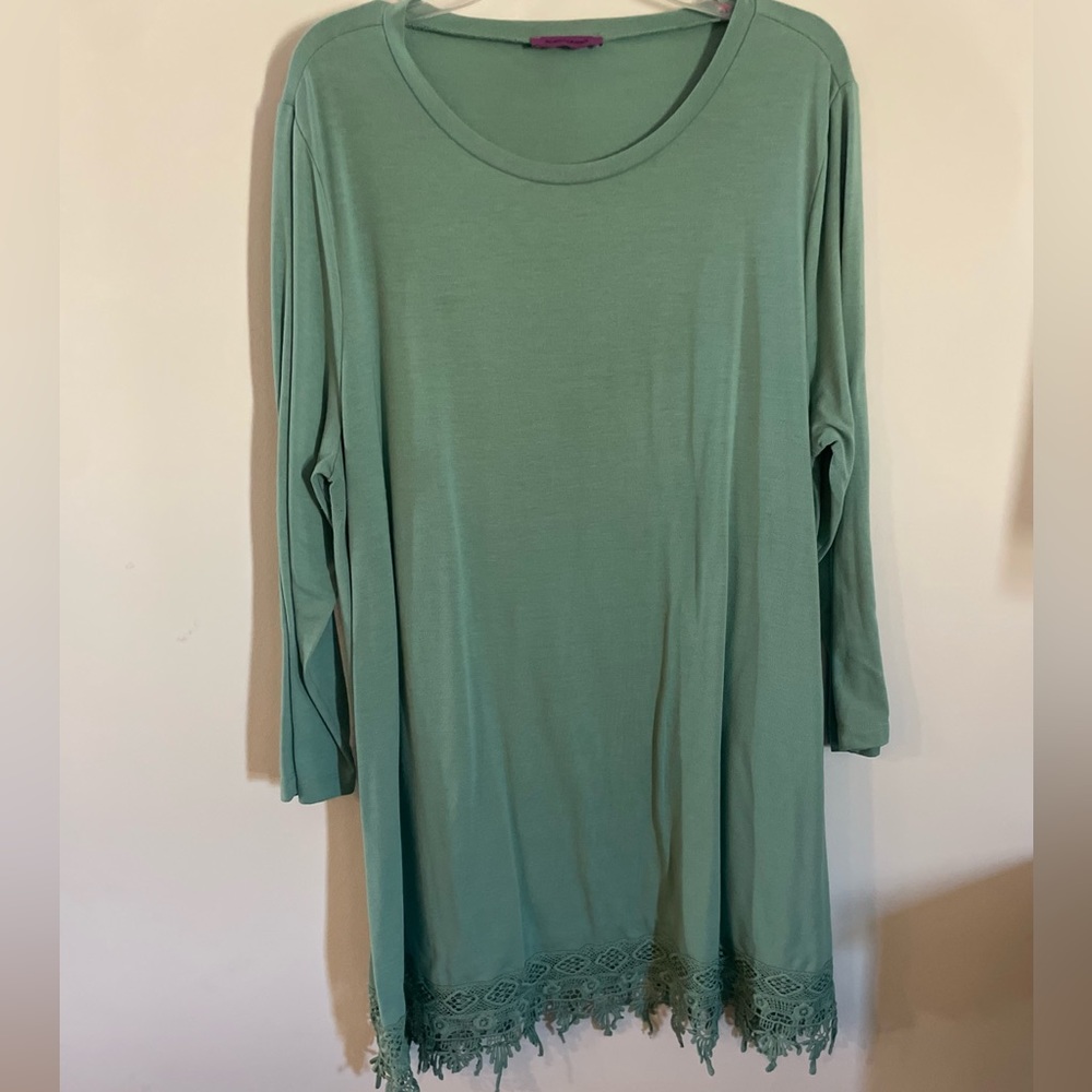 Women’s 3/4 sleeve tunic shirt